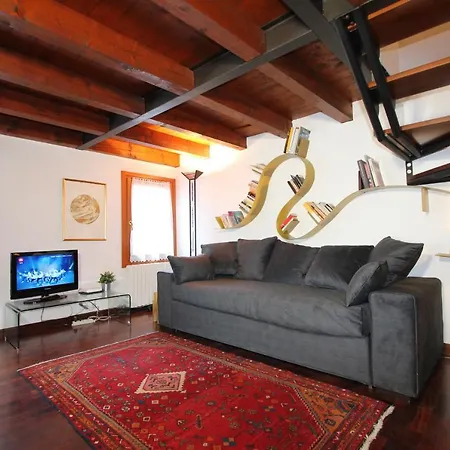 Frari Canal View 아파트 *