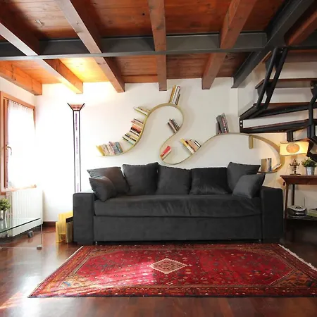 Frari Canal View Apartamento